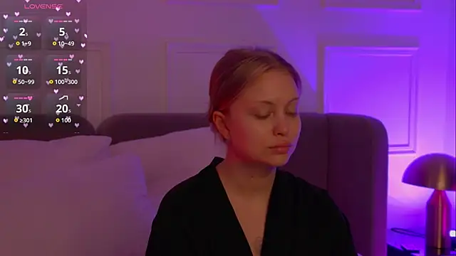 MollyHilton online show from April 12, 2026, 6:02 pm