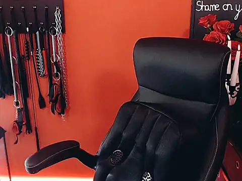  MissJaneWarren  online show from April 18, 2026, 8:51 am