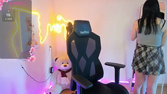 AliceeinWonderlanddd online show from February 22, 2026, 2:34 am