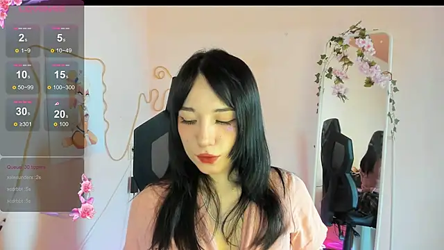 AliceeinWonderlanddd online show from April 11, 2026, 7:45 am