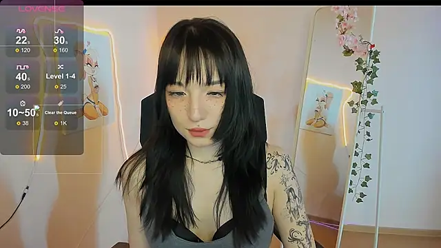 Snapshot of AliceeinWonderlanddd chatting on May 2, 2026, 2:16 am AliceeinWonderlanddd online show from May 2, 2026, 2:16 am