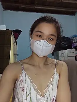 Snapshot of Daisy-lusia2026 chatting on May 17, 2026, 1:51 pm Daisy-lusia2026 online show from May 17, 2026, 1:51 pm