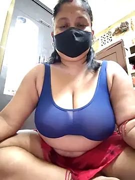 Snapshot of Curvy_Trisha chatting on April 20, 2026, 7:26 pm Curvy Trisha online show from April 20, 2026, 7:26 pm