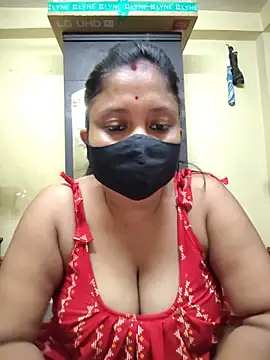 Snapshot of Curvy_Trisha chatting on May 28, 2026, 3:42 pm Curvy Trisha online show from May 28, 2026, 3:42 pm