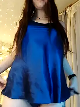 Snapshot of _strawberry_moon_ chatting on February 1, 2026, 4:55 am strawberry moon online show from February 1, 2026, 4:55 am