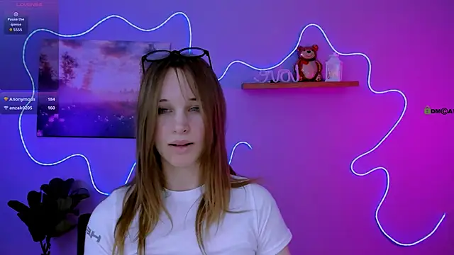 eira mouse online show from March 1, 2026, 1:02 pm