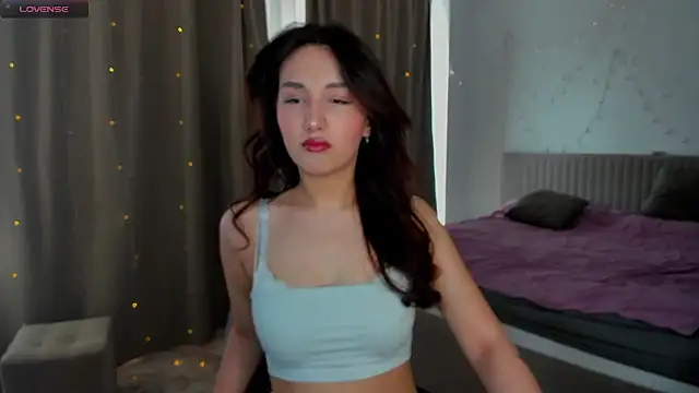 Anna Elfii online show from April 14, 2026, 5:02 am