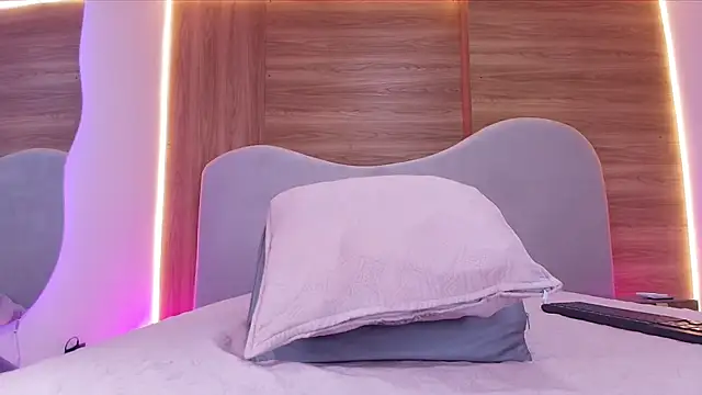 Snapshot of shaina_adams chatting on February 24, 2026, 12:03 pm shaina adams online show from February 24, 2026, 12:03 pm