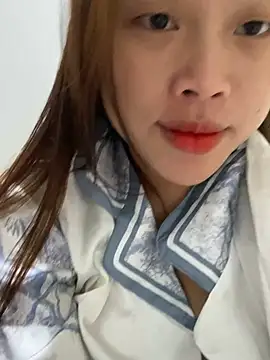 Emxinhka1 online show from April 2, 2026, 7:44 pm