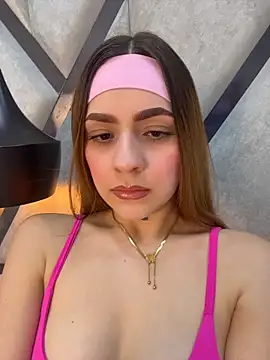 Snapshot of AriaWillssX chatting on February 27, 2026, 8:42 pm AriaWillssX online show from February 27, 2026, 8:42 pm