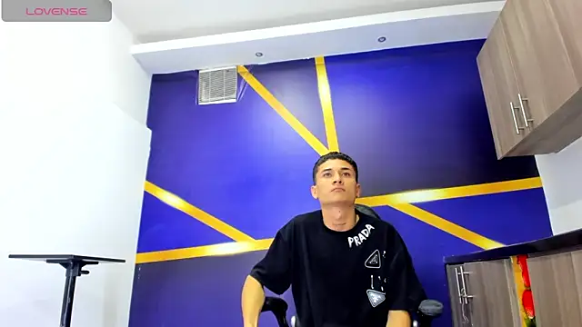 Snapshot of Matheus_Ic chatting on February 14, 2026, 8:49 pm Matheus Ic online show from February 14, 2026, 8:49 pm