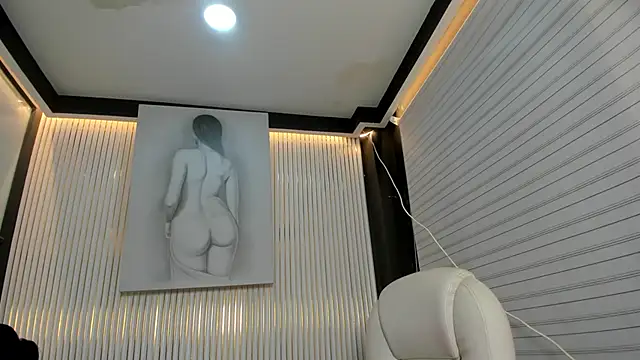 VenusColeman  online show from February 21, 2026, 8:32 pm