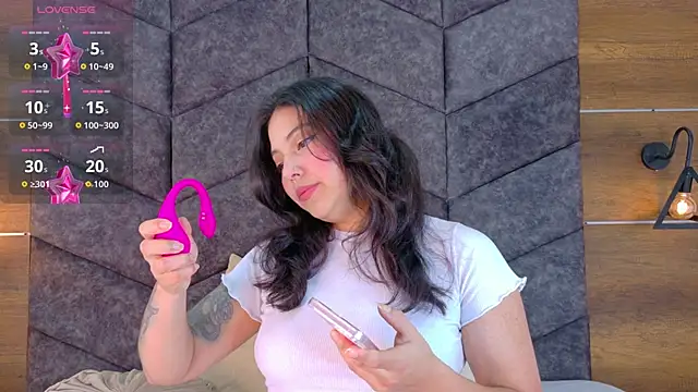 Snapshot of AnnieRouse__ chatting on April 2, 2026, 11:41 am AnnieRouse online show from April 2, 2026, 11:41 am