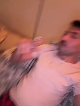 Aliiiix online show from April 6, 2026, 8:43 pm