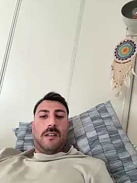 Aliiiix online show from April 8, 2026, 3:01 pm