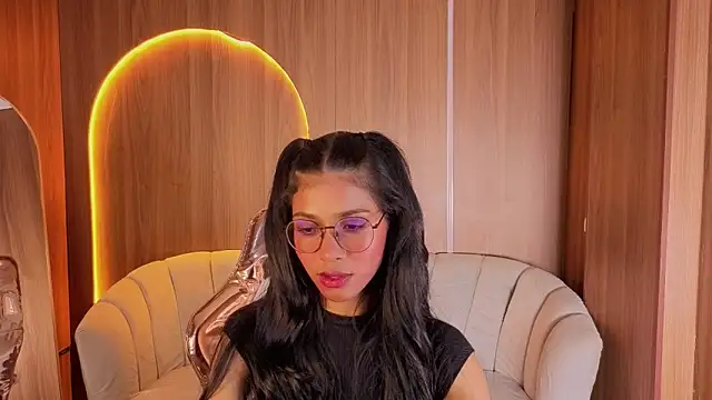 Alina b  online show from March 23, 2026, 8:13 pm