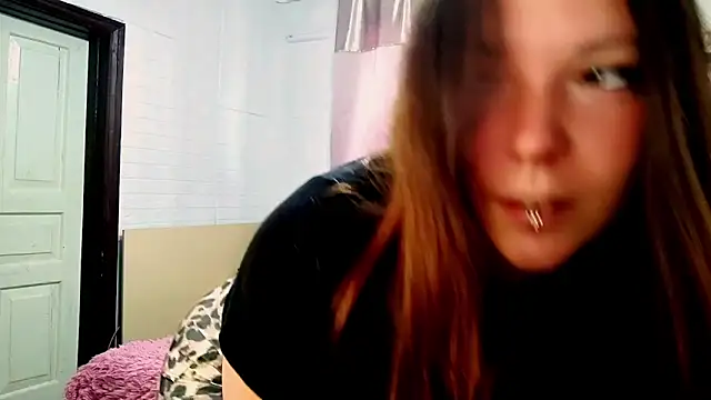 Snapshot of NotYourDoll chatting on May 19, 2026, 6:31 am NotYourDoll online show from May 19, 2026, 6:31 am