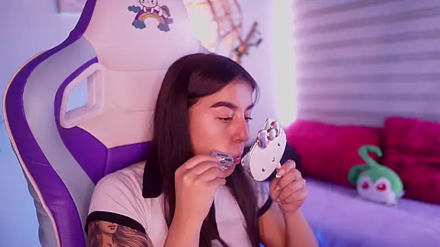 Snapshot of mavi_boo chatting on February 13, 2026, 6:59 pm mavi boo online show from February 13, 2026, 6:59 pm