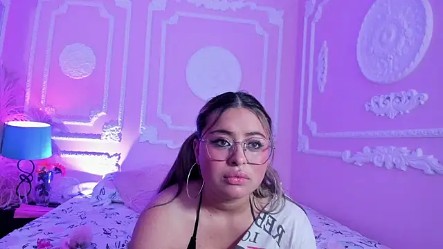 Snapshot of AngellVisen chatting on February 14, 2026, 6:48 pm AngellVisen online show from February 14, 2026, 6:48 pm