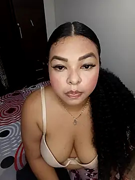 solene09 online show from February 10, 2026, 3:32 am