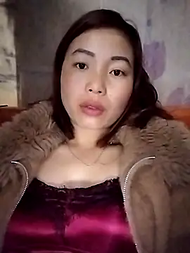 Ella-aa online show from March 8, 2026, 9:18 pm