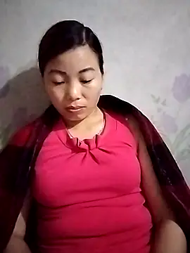 Snapshot of Ella-aa chatting on May 9, 2026, 1:33 am Ella-aa online show from May 9, 2026, 1:33 am