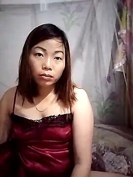 Snapshot of Ella-aa chatting on May 18, 2026, 9:09 pm Ella-aa online show from May 18, 2026, 9:09 pm