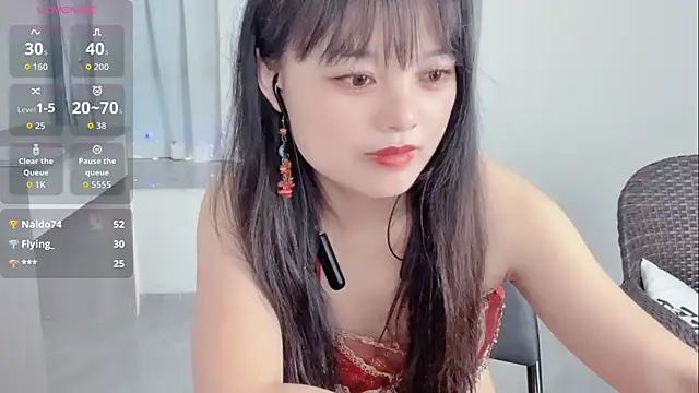 xianxian-baby online show from May 18, 2026, 4:07 am