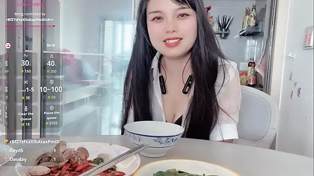 xianxian-baby online show from May 28, 2026, 2:20 am