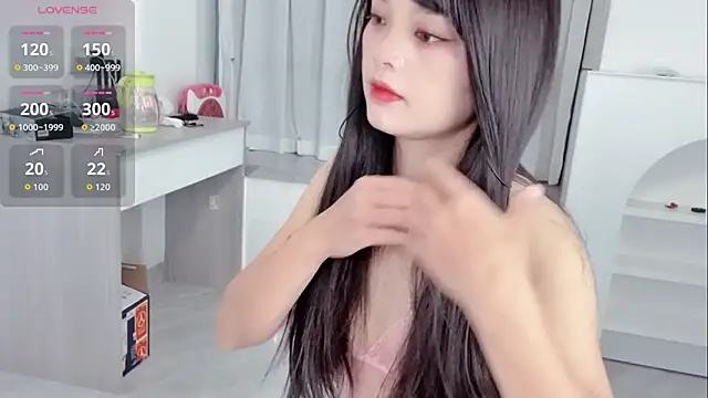 xianxian-baby online show from May 30, 2026, 5:43 pm