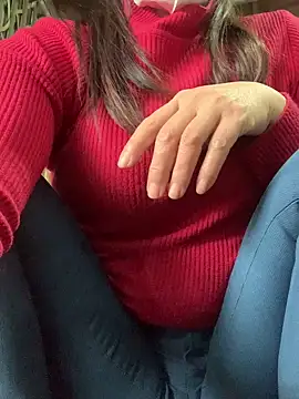 Snapshot of YANINA120 chatting on February 15, 2026, 1:35 am YANINA120 online show from February 15, 2026, 1:35 am