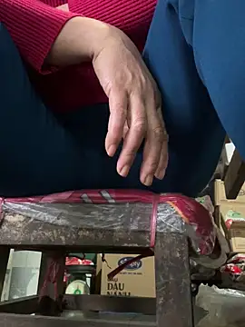 Snapshot of YANINA120 chatting on February 25, 2026, 10:03 am YANINA120 online show from February 25, 2026, 10:03 am