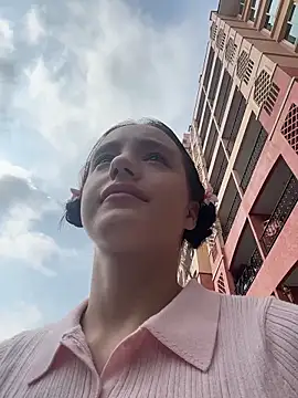 MiaTee online show from March 24, 2026, 2:05 am