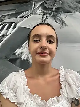 MiaTee online show from April 9, 2026, 6:19 am