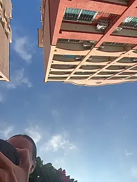 MiaTee online show from April 11, 2026, 2:05 am