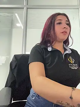 Nahomy Benett online show from March 4, 2026, 11:38 am