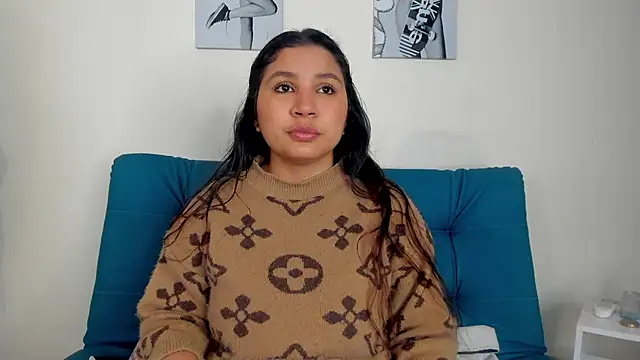 Snapshot of Victoria_Rosee chatting on February 13, 2026, 12:34 pm Victoria Rosee online show from February 13, 2026, 12:34 pm