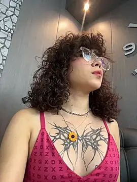 luci butterfly online show from February 4, 2026, 8:25 pm