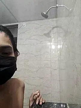 Snapshot of hey_sirri chatting on August 5, 2026, 8:00 pm hey sirri online show from August 5, 2026, 8:00 pm