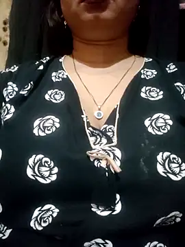 PARI51 online show from April 5, 2026, 8:28 pm