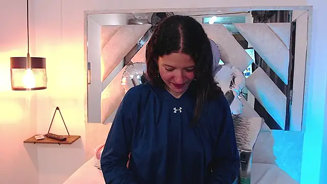 sofy bonnet online show from February 2, 2026, 12:15 pm