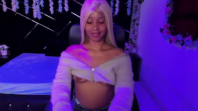 Lunaa Brunettee online show from February 19, 2026, 3:24 am