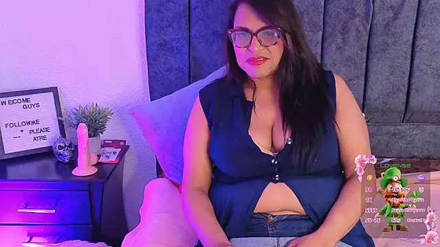 Angela mature49 online show from March 17, 2026, 7:17 pm