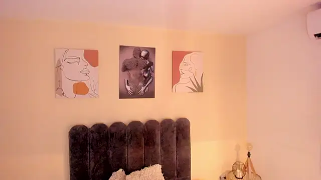 aura vega online show from March 8, 2026, 2:04 am