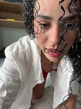 SirenStell0 online show from April 7, 2026, 7:47 pm