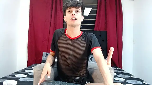 axxxel twink online show from February 6, 2026, 1:32 am