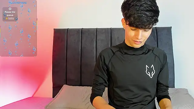 axxxel twink online show from March 23, 2026, 2:04 am