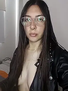 Snapshot of Nikolth_4 chatting on February 11, 2026, 6:13 pm Nikolth 4 online show from February 11, 2026, 6:13 pm