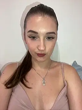 Snapshot of Green_eyes_lady chatting on July 17, 2026, 2:45 pm Green eyes lady online show from July 17, 2026, 2:45 pm