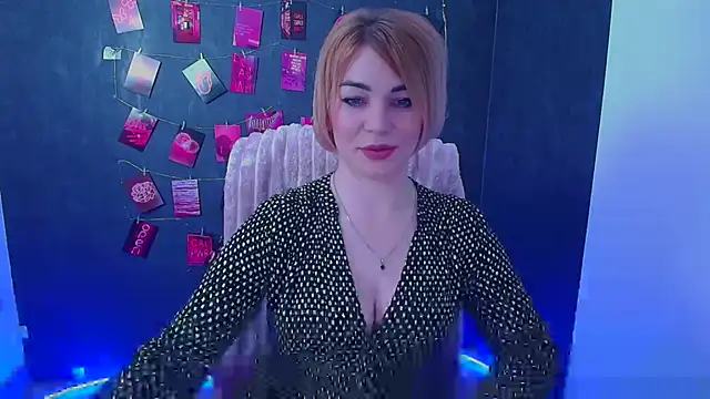 Snapshot of CuttieEmma chatting on April 22, 2026, 11:56 am CuttieEmma online show from April 22, 2026, 11:56 am
